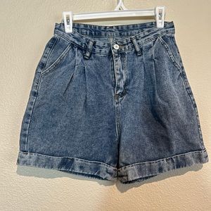 SHEIN High waisted denim shorts with pleats Size:M